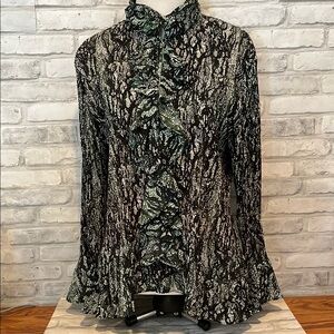 Violet and Claire New York Elegant Black and Green Women's Top ruffles